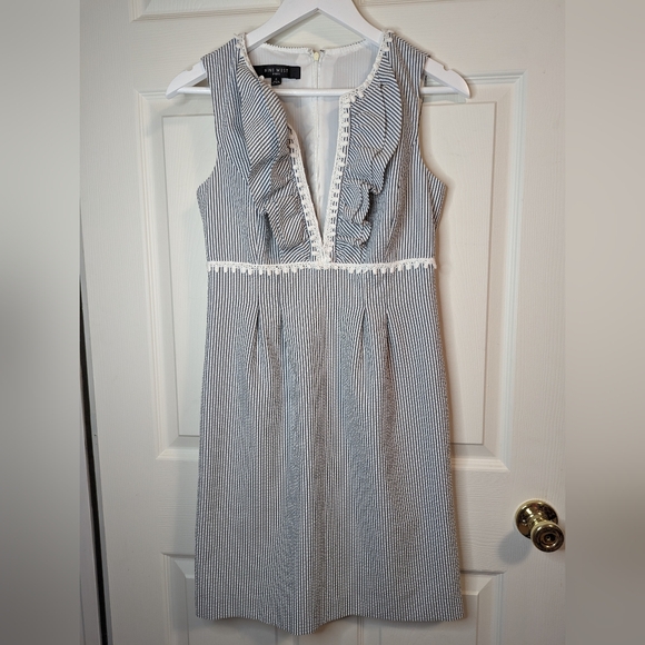 Nine West Dress Blue and white stripe seersucker sleeveless ruffle size 4 - Picture 1 of 9